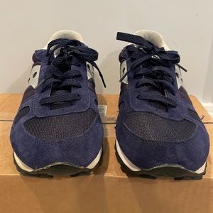 Saucony Shadow Sneaker, Size 10.